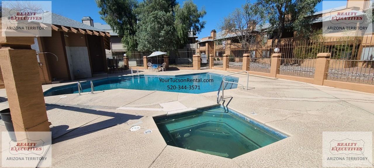 1672 W Park Wood Ln - Photo 5 of 26