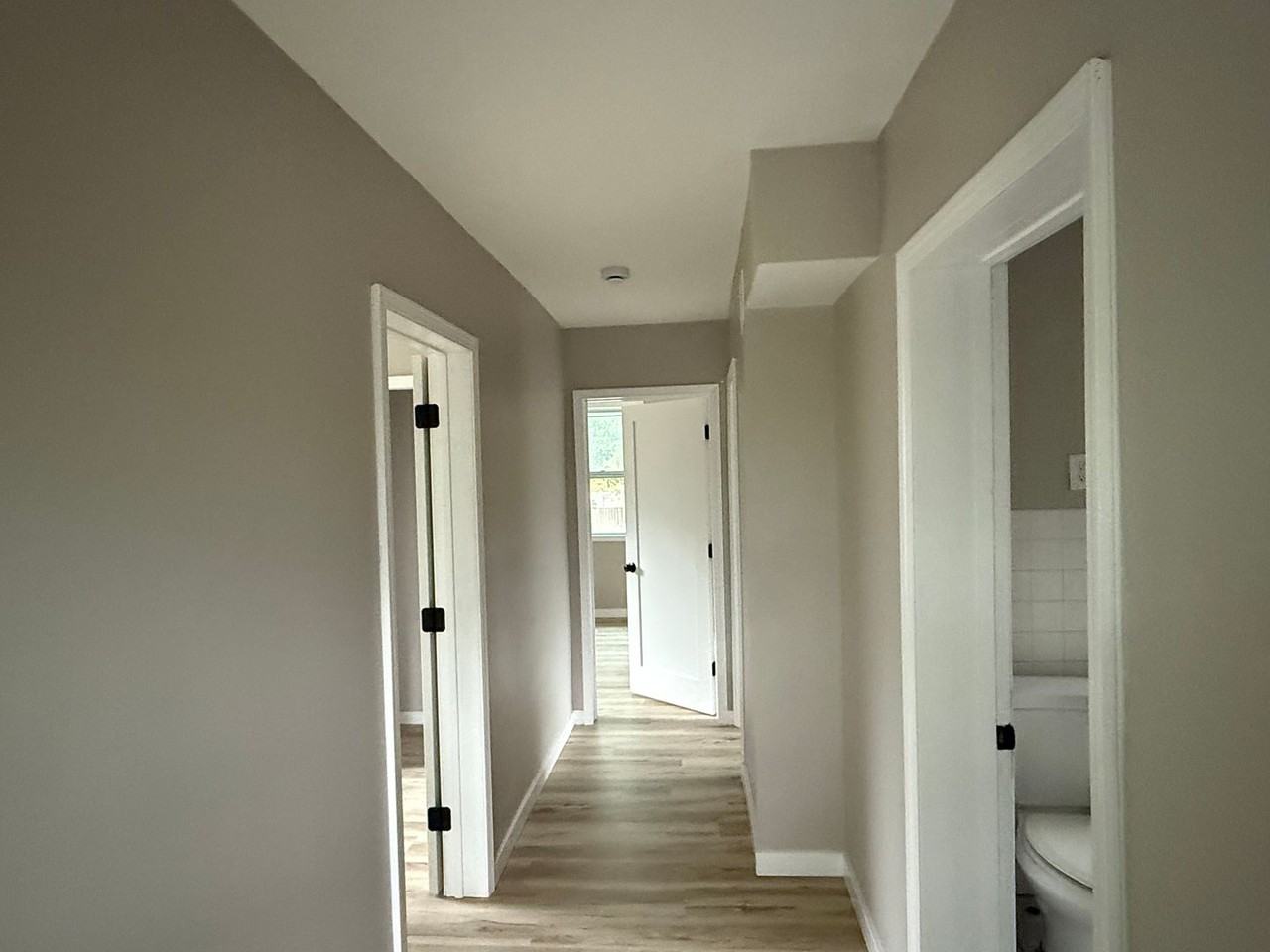 1000 Albemarle St - Photo 3 of 22