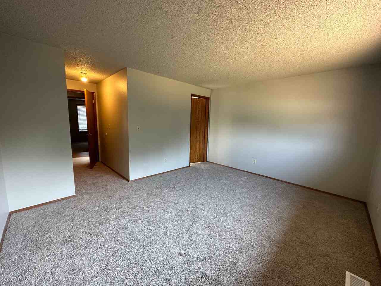 4716 Sw Stoddard Dr - Photo 6 of 10