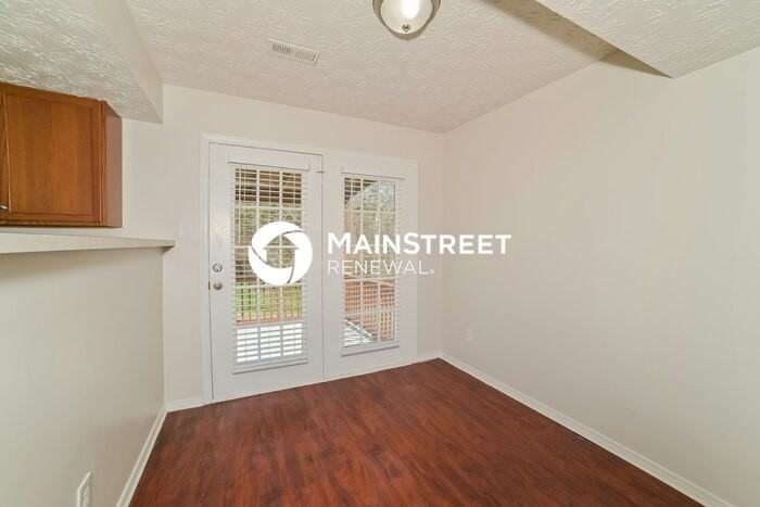 7537 Kilbridge Dr - Photo 4 of 17