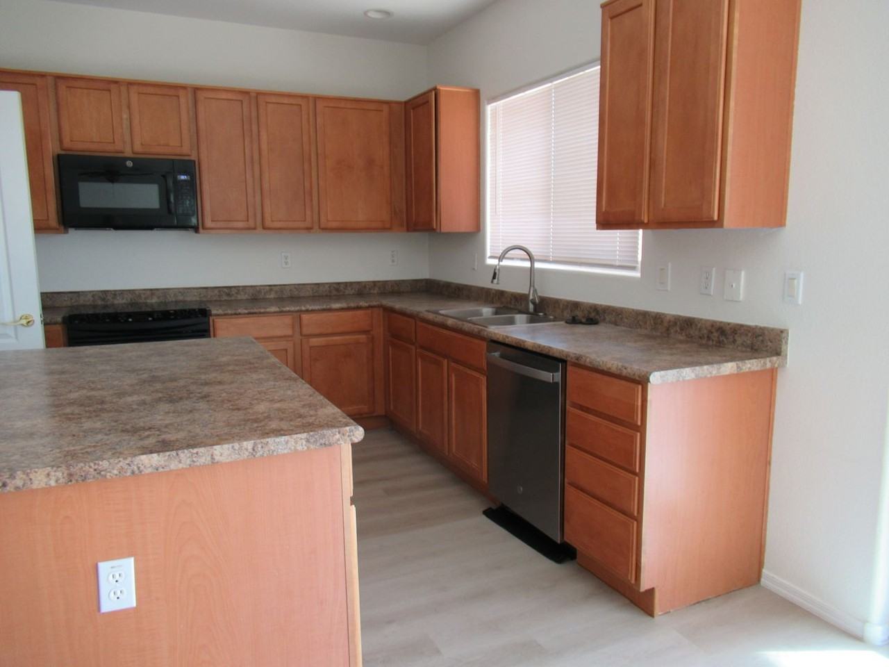 969 E Indian Wells Pl - Photo 6 of 20