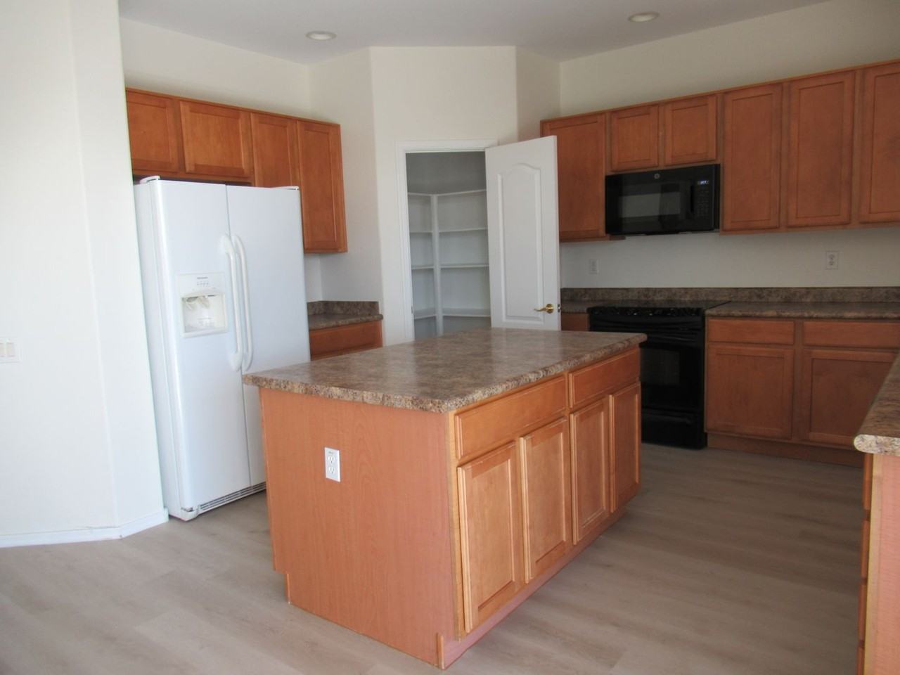 969 E Indian Wells Pl - Photo 7 of 20