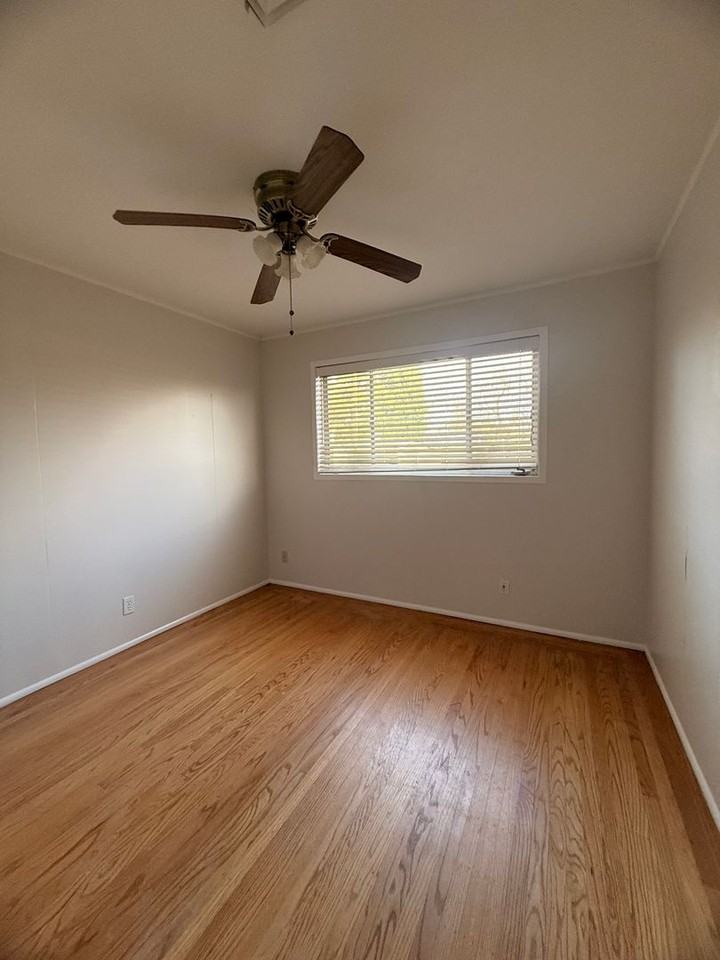 4208 Oak Knoll Dr - Photo 6 of 12