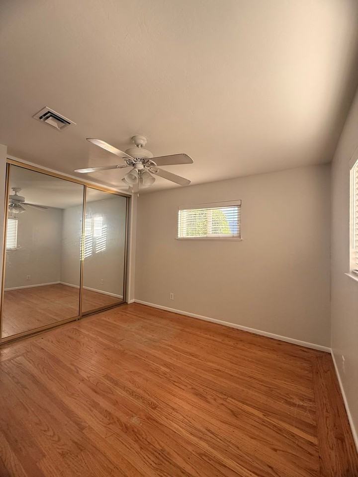 4208 Oak Knoll Dr - Photo 7 of 12