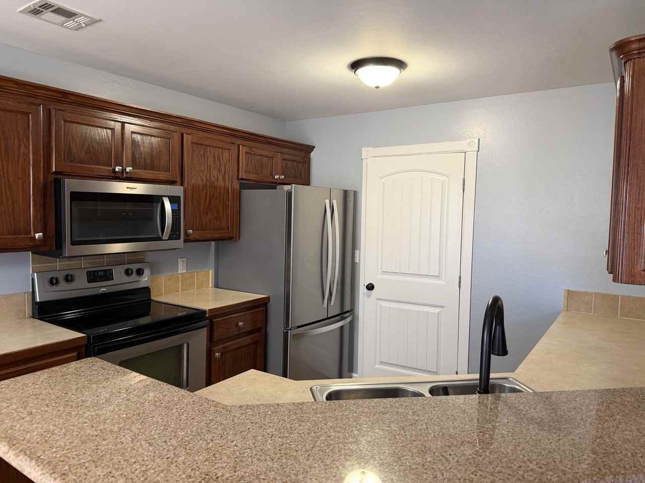 1104 Morning Side Ct - Photo 4 of 16