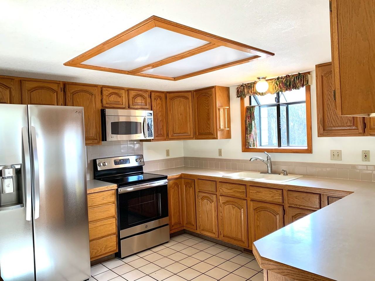 1257 Cape Cod Cir - Photo 4 of 24