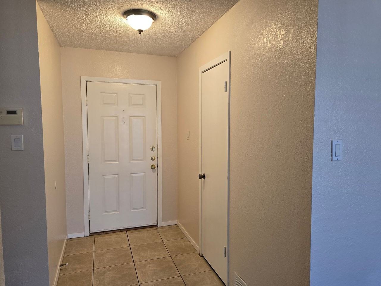 552 Greenway Dr - Photo 2 of 39