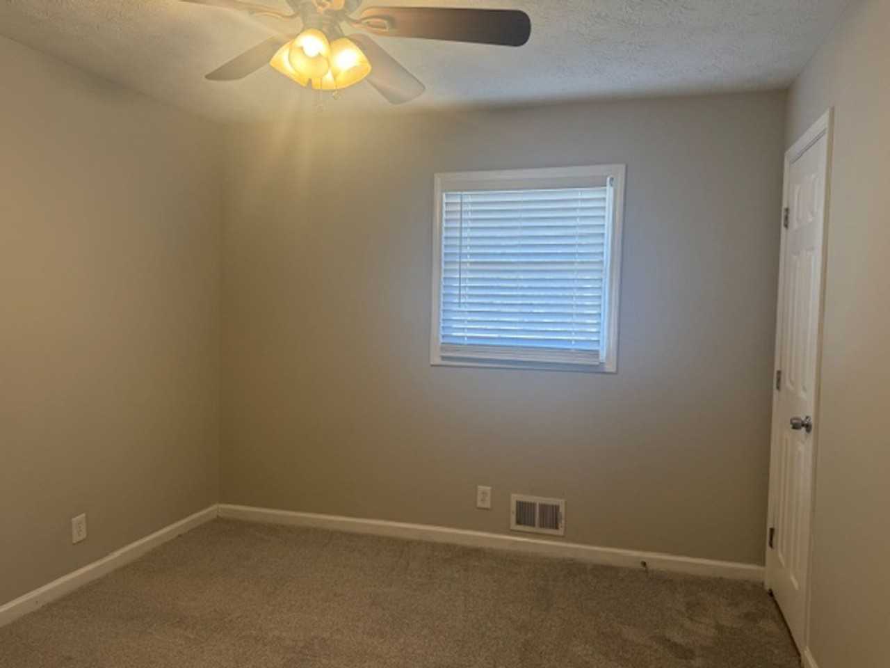 103 Forestwood Dr - Photo 3 of 17