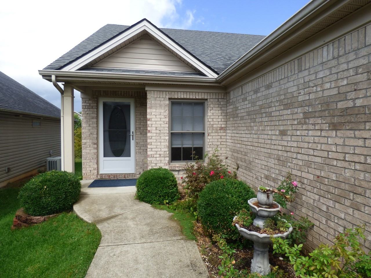 480 Mcconnells Trce - Photo 2 of 36