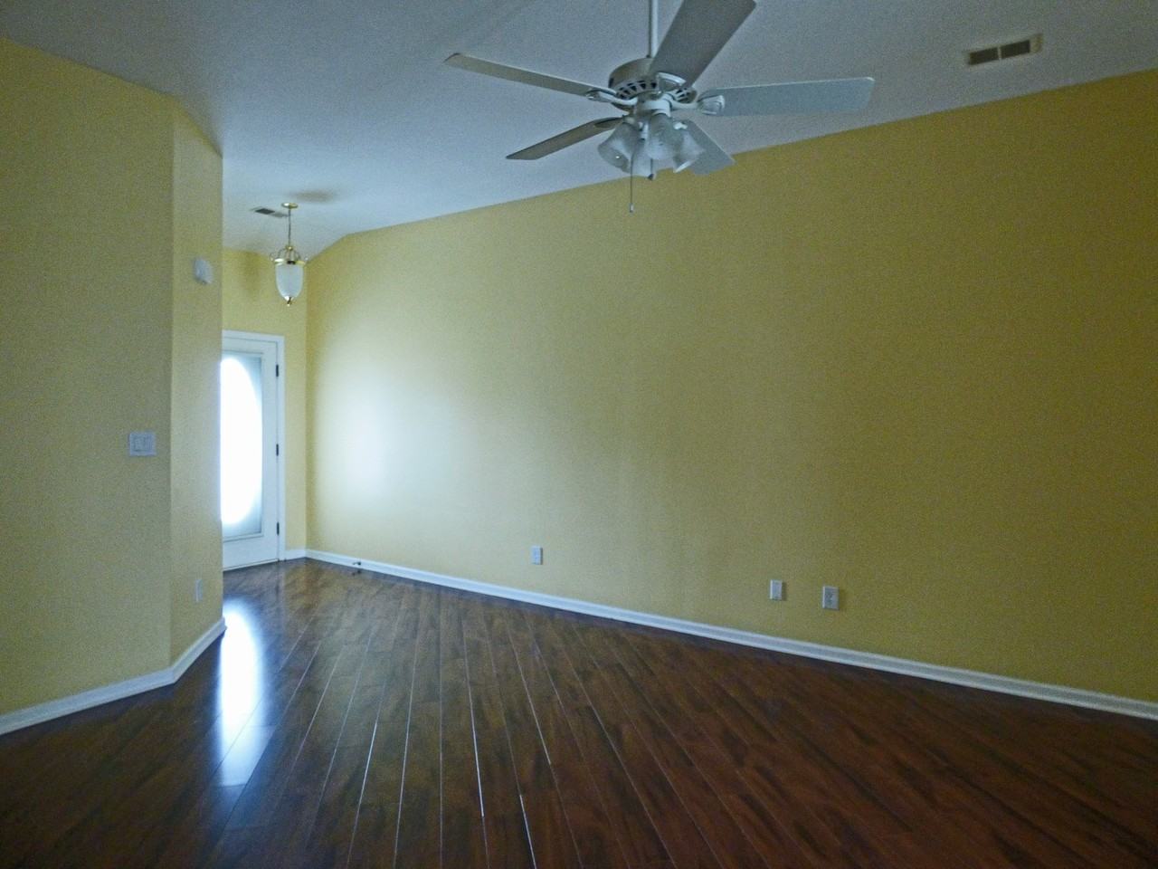 480 Mcconnells Trce - Photo 5 of 36