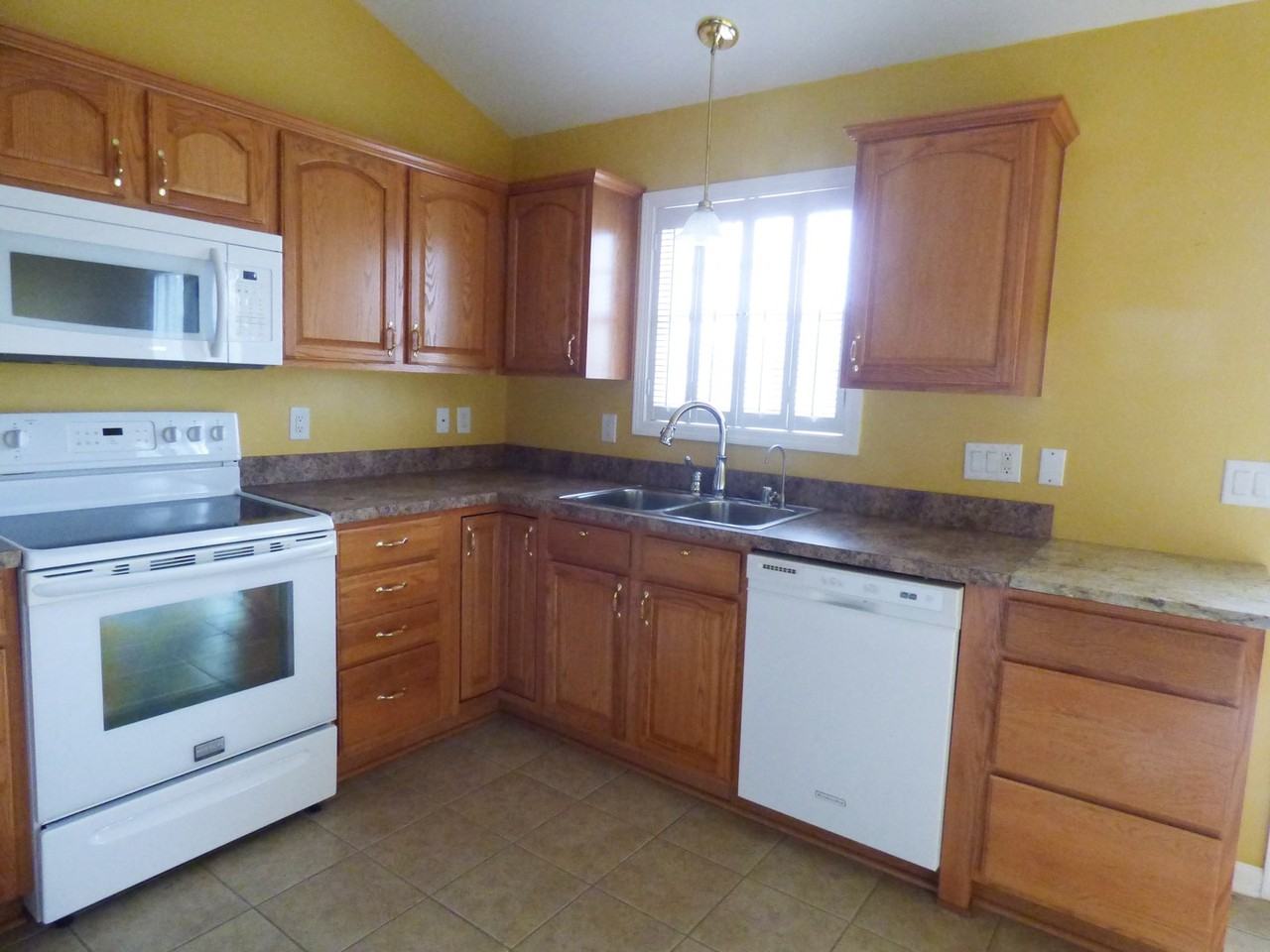 480 Mcconnells Trce - Photo 6 of 36