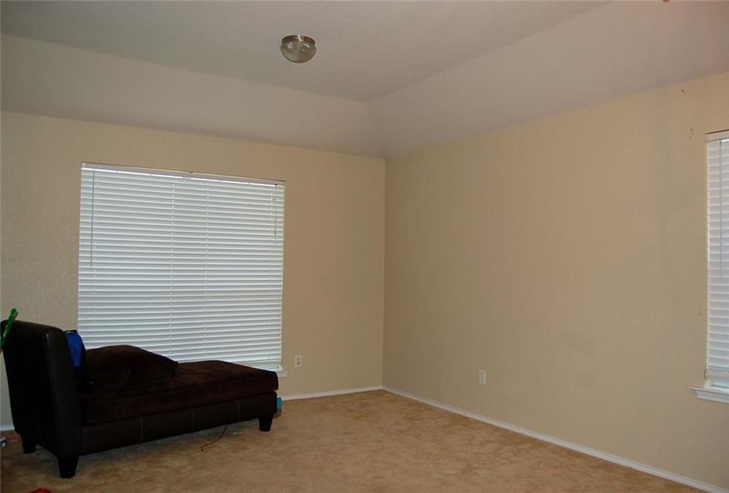 5308 Malibu St - Photo 3 of 10