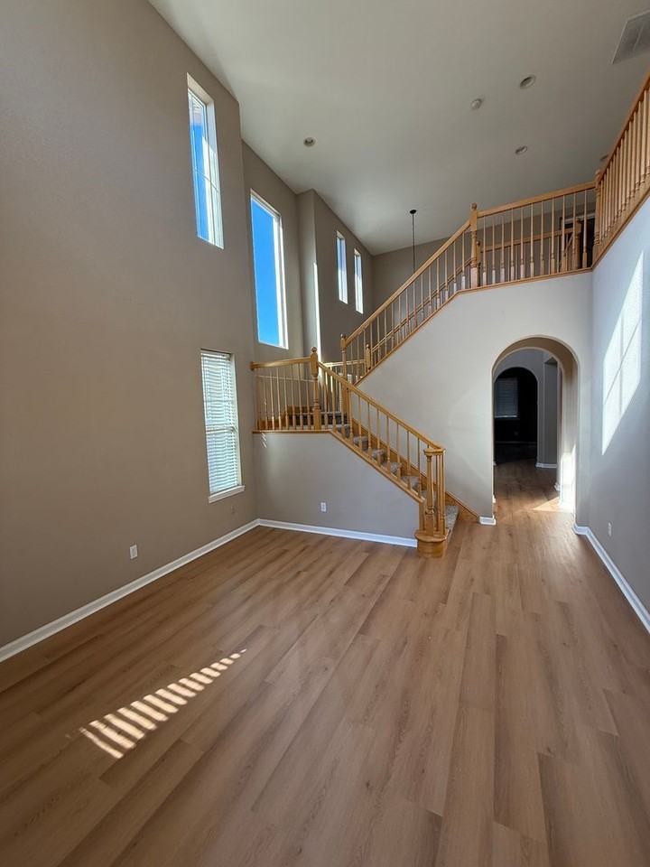 1248 Berry Creek Rd - Photo 2 of 15