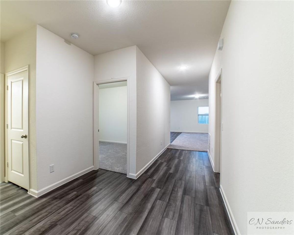 4807 Highland Springs Dr - Photo 3 of 20