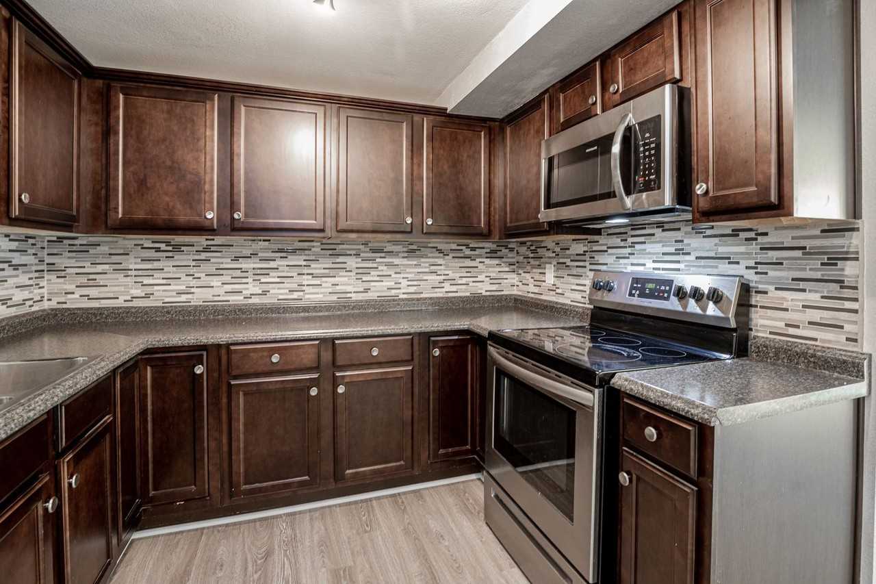 3393 Lakecrest Rd - Photo 3 of 16