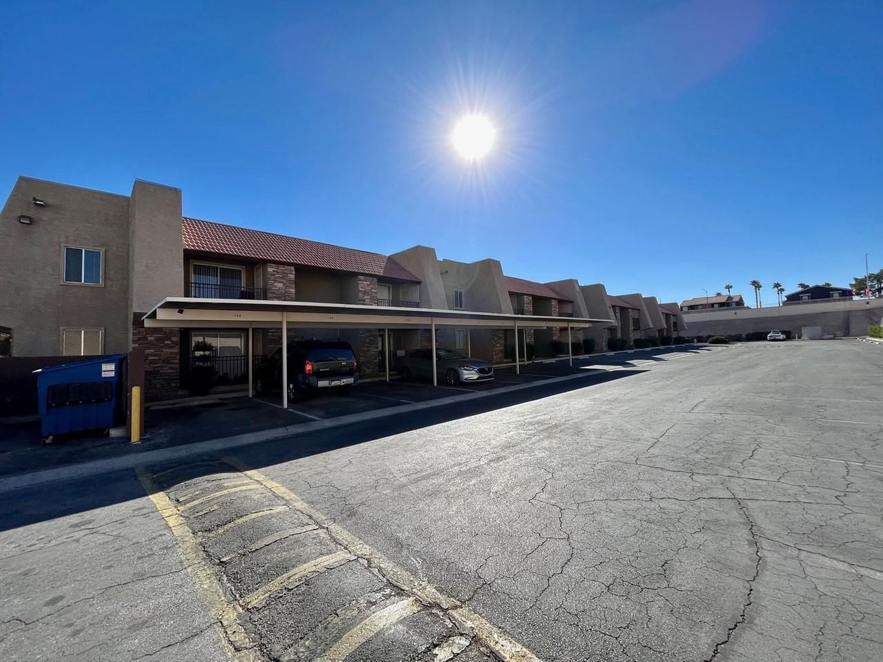 5440 River Glen Dr - Photo 2 of 15