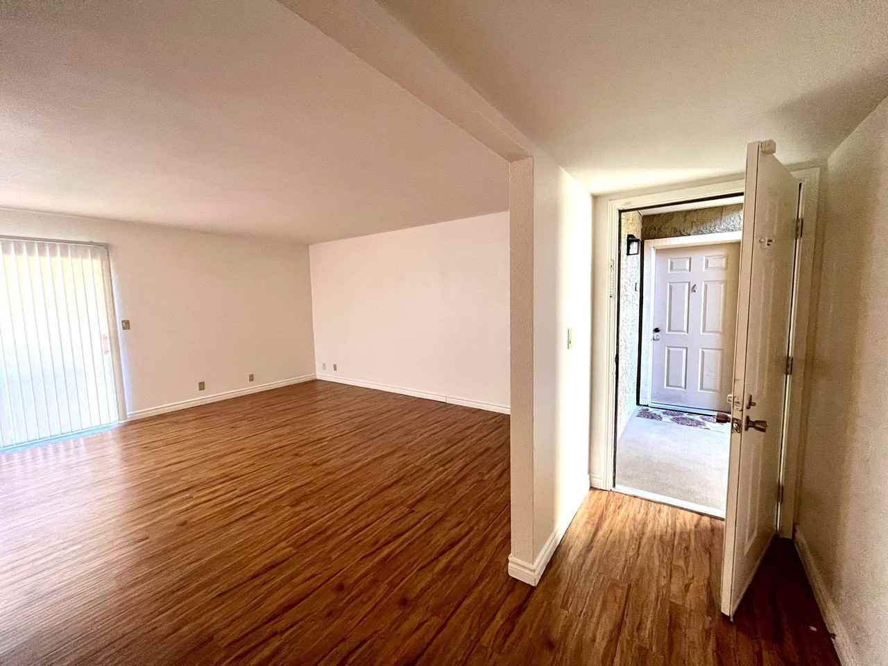 5440 River Glen Dr - Photo 6 of 15