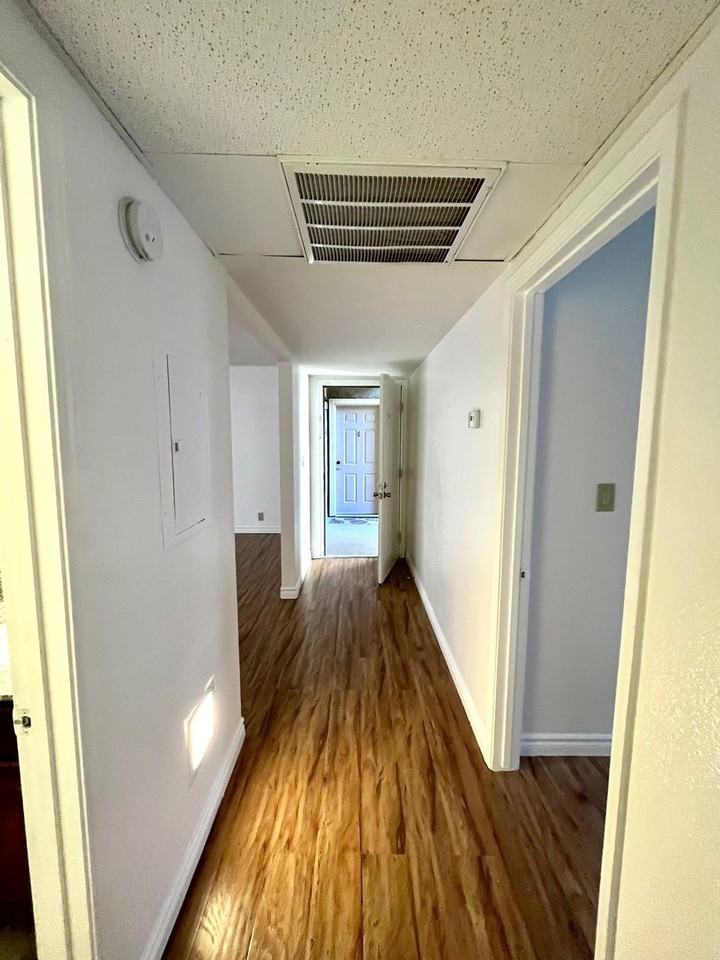 5440 River Glen Dr - Photo 7 of 15