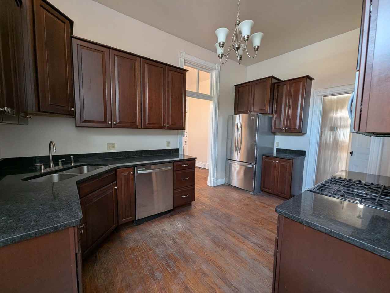 3129 Shenandoah Ave - Photo 7 of 22