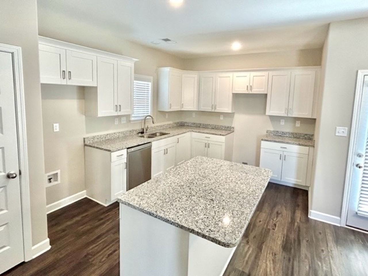 8753 Kennesaw Dr E - Photo 4 of 11