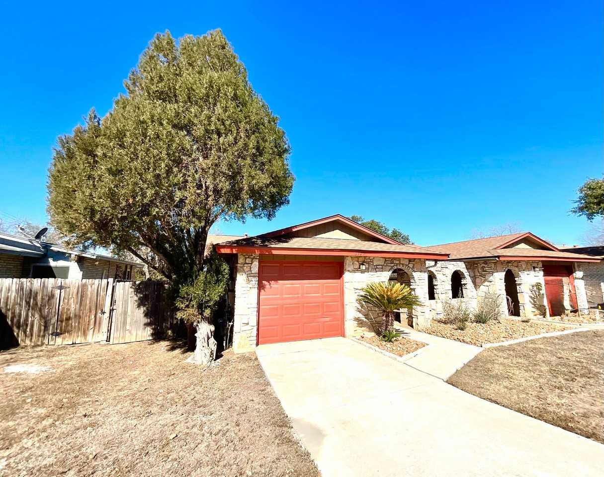 6905 Forest Meadow St - Photo 2 of 31