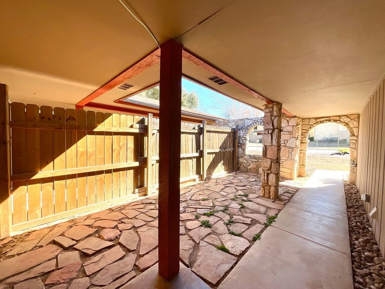 6905 Forest Meadow St - Photo 5 of 31