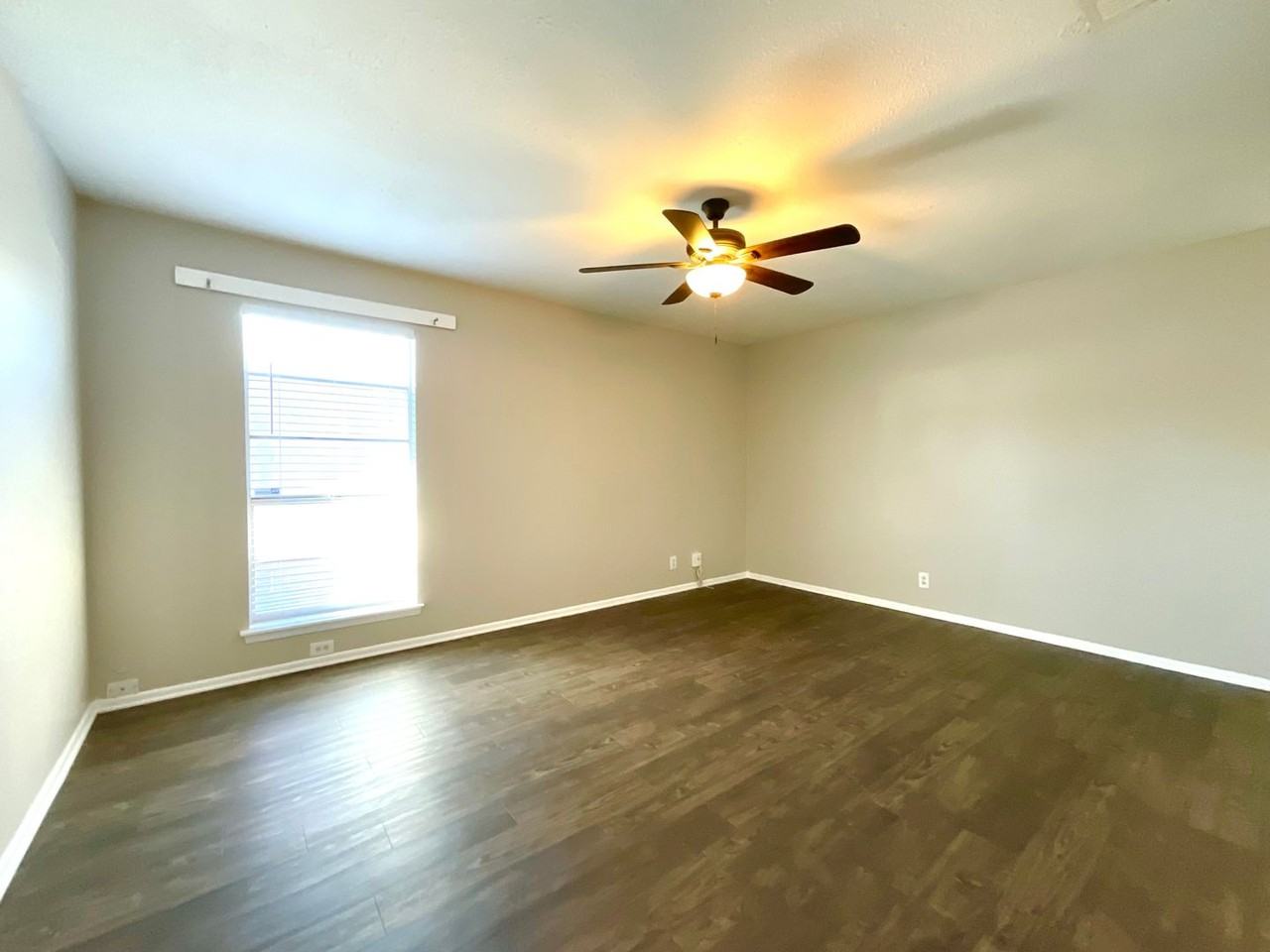 6905 Forest Meadow St - Photo 6 of 31