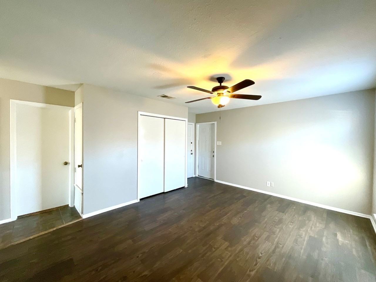 6905 Forest Meadow St - Photo 7 of 31