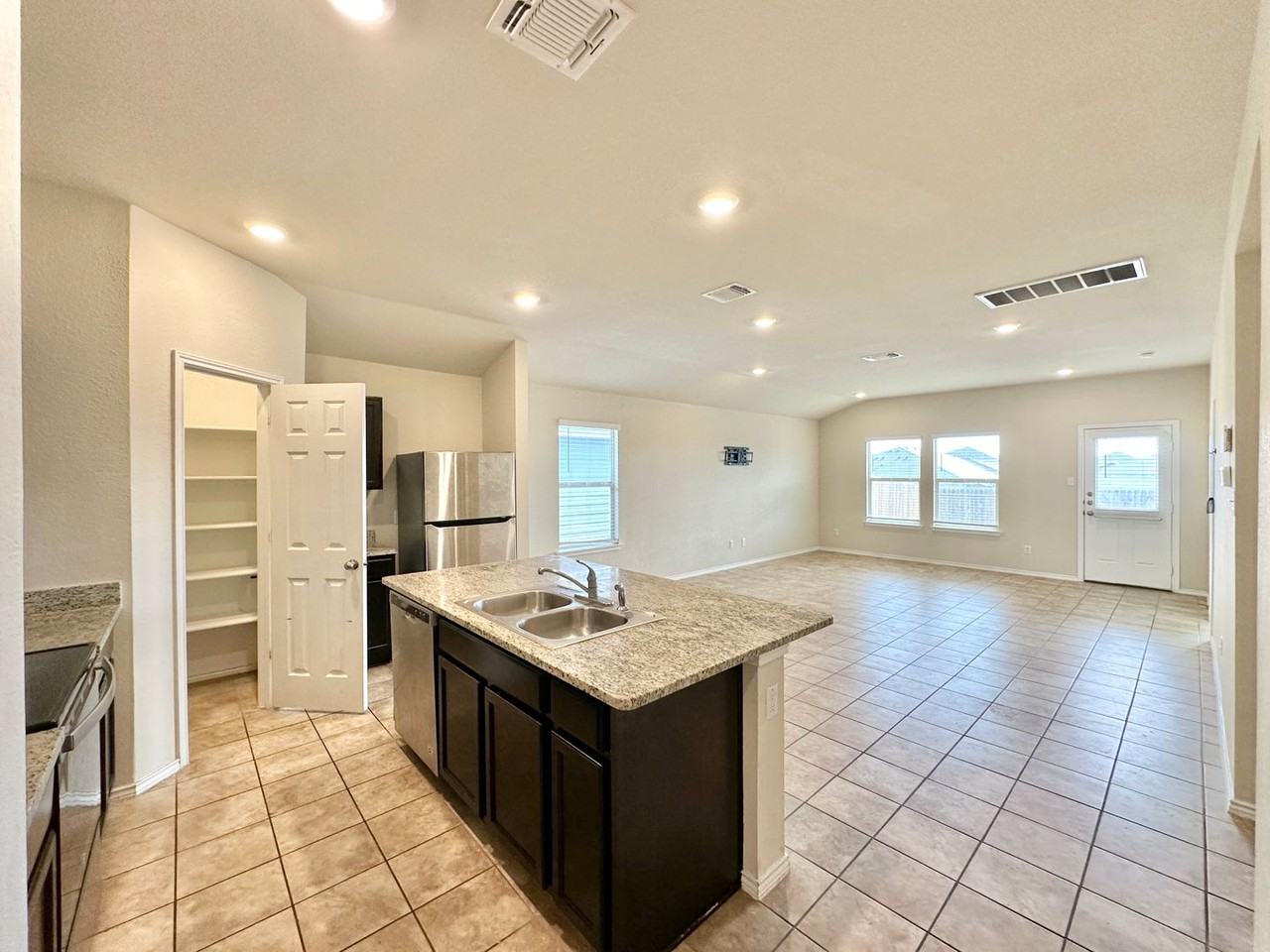 5804 Harriet Tubman Ave - Photo 2 of 33