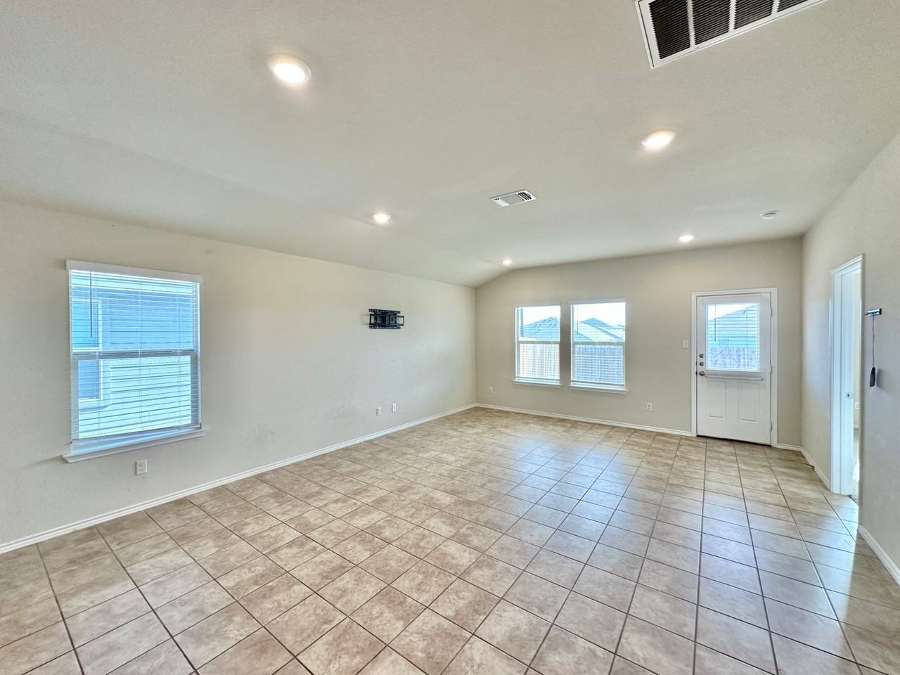 5804 Harriet Tubman Ave - Photo 3 of 33