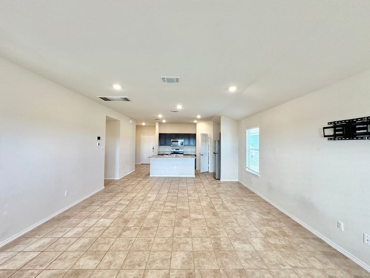 5804 Harriet Tubman Ave - Photo 5 of 33