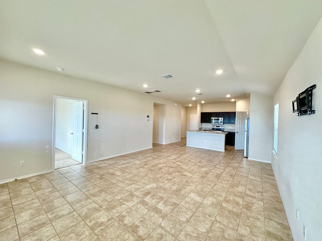 5804 Harriet Tubman Ave - Photo 6 of 33