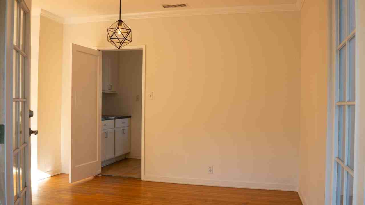 4411 S Mullen Ave - Photo 6 of 23