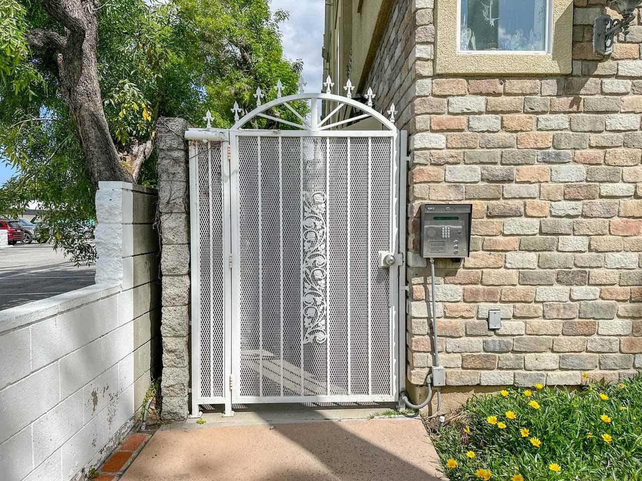 427 W Doran St #106 - Photo 3 of 19