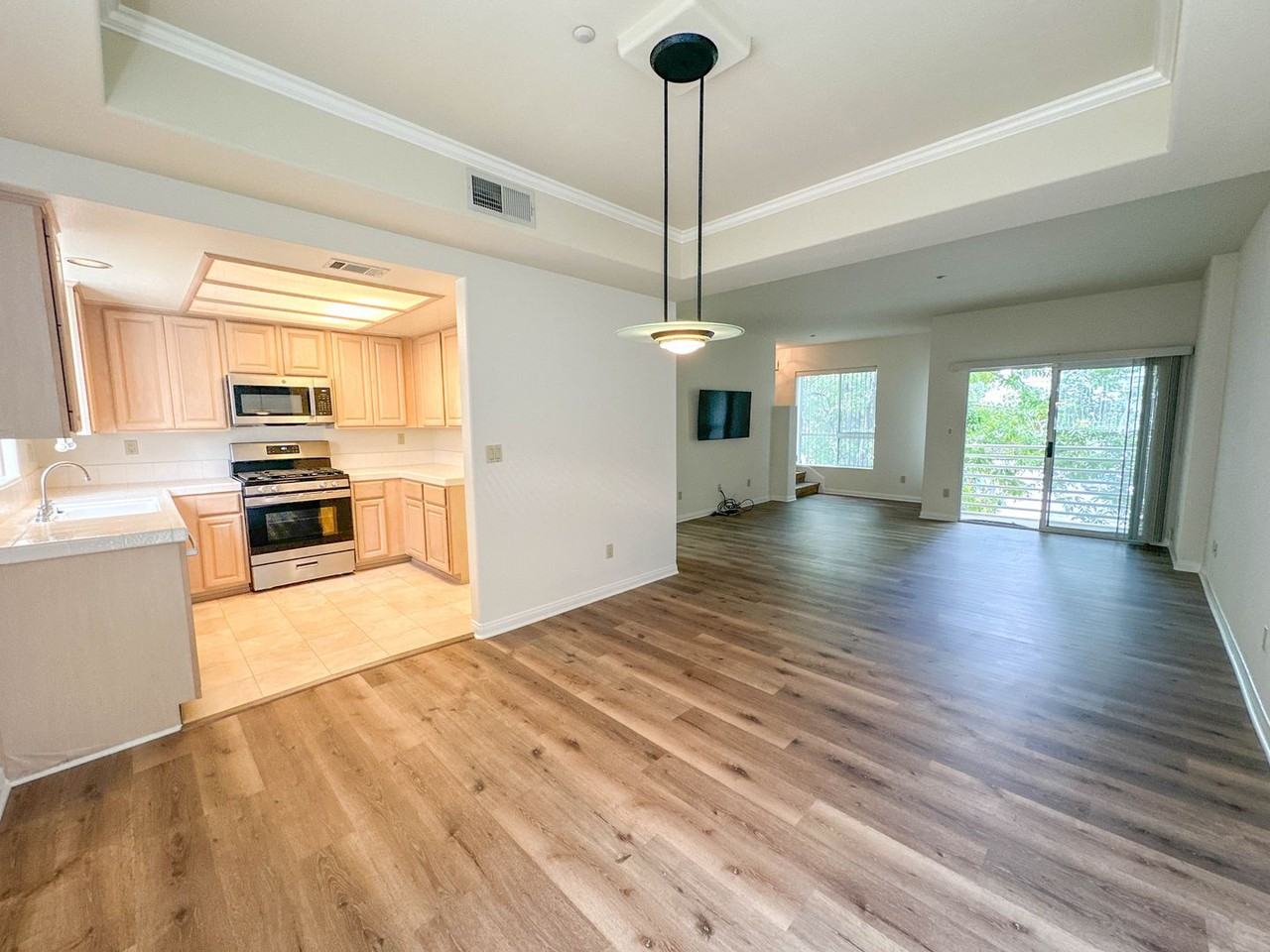 427 W Doran St #106 - Photo 5 of 19