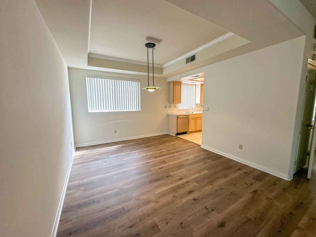 427 W Doran St #106 - Photo 6 of 19