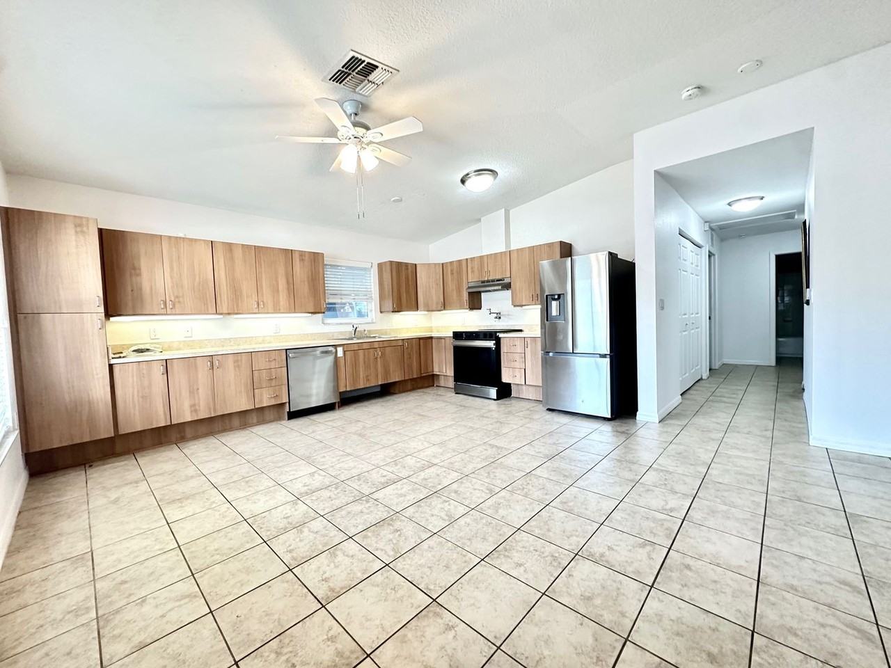 1121 Dr Martin Luther King Jr St S - Photo 2 of 16