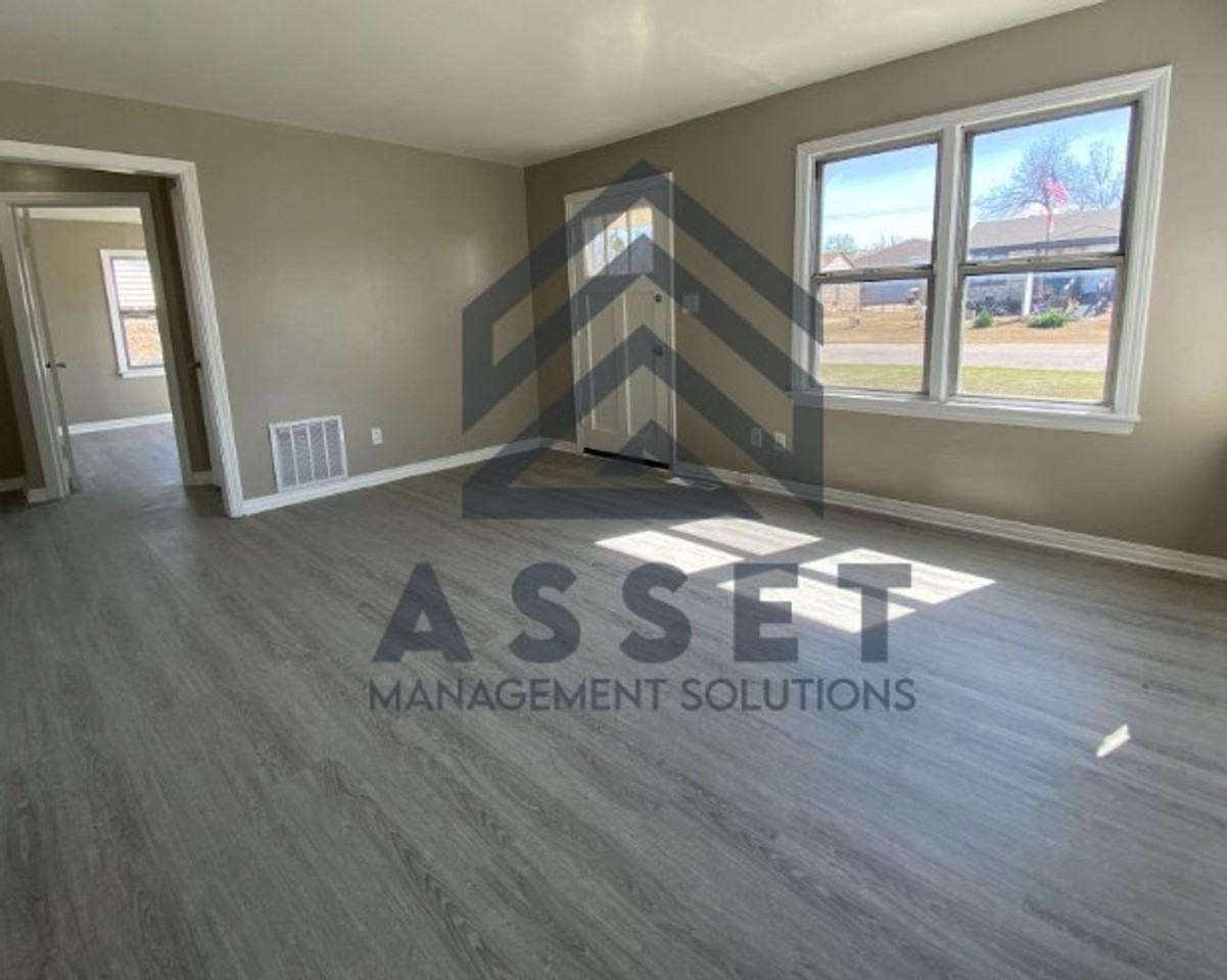 4501 Se 21st St - Photo 3 of 8