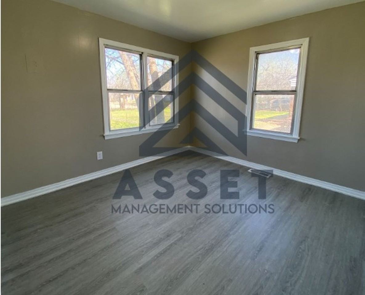 4501 Se 21st St - Photo 5 of 8