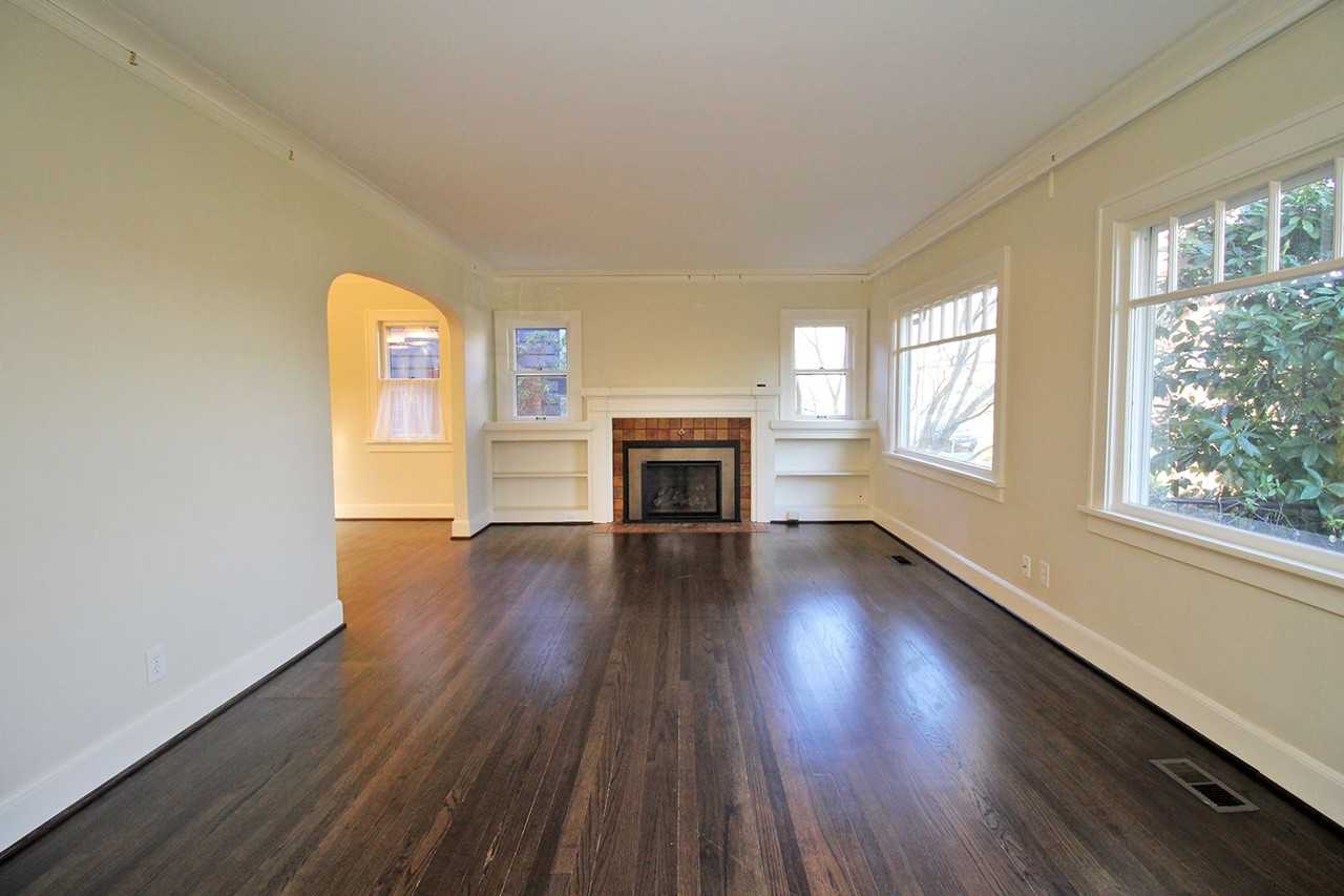 2241 Ne 33rd Ave - Photo 5 of 31