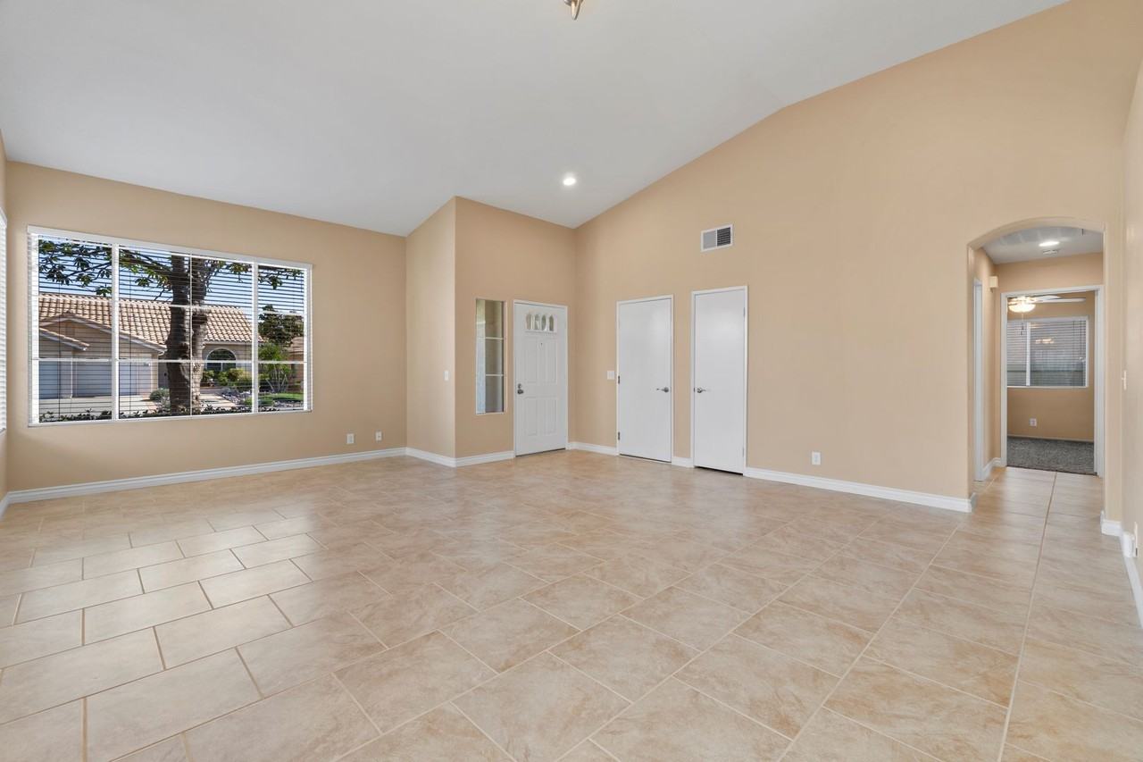 6282 W Bardmoor Ave - Photo 5 of 22