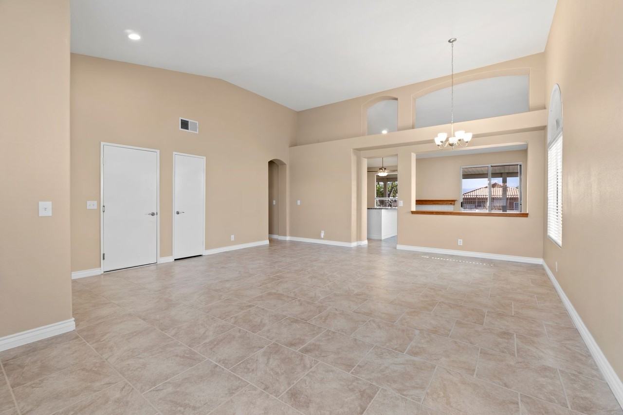 6282 W Bardmoor Ave - Photo 7 of 22