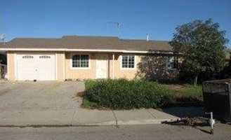 featured image of 1090 Pinnacles Ave