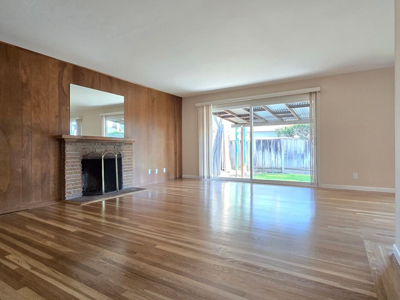 1542 Parkview Ave - Photo 5 of 12