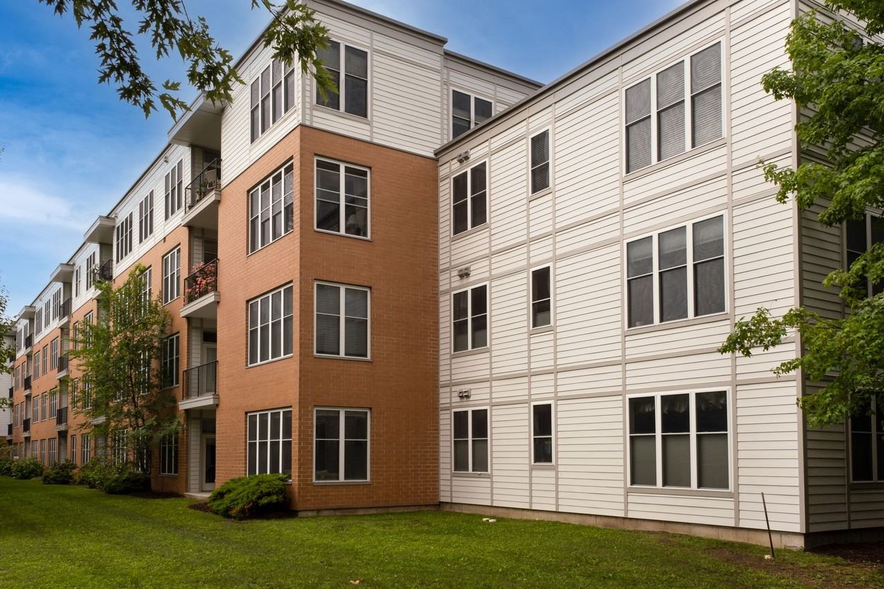 410 Farrell St - Photo 7 of 39