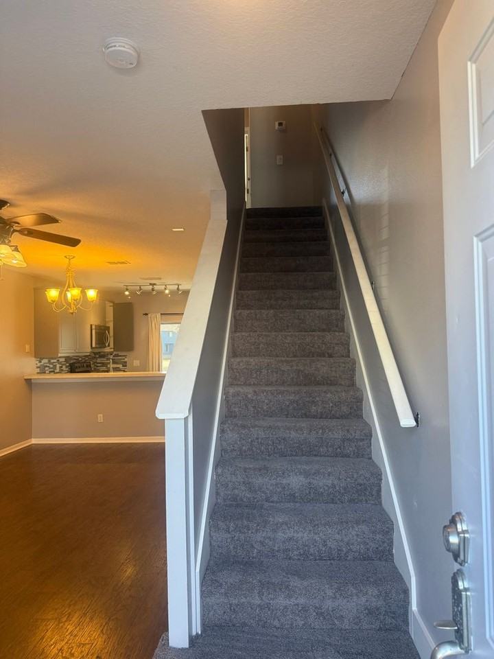 437 Wilton Cir - Photo 3 of 26