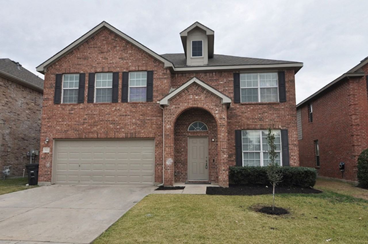 9020 Brook Hill Ln - Photo 2 of 25