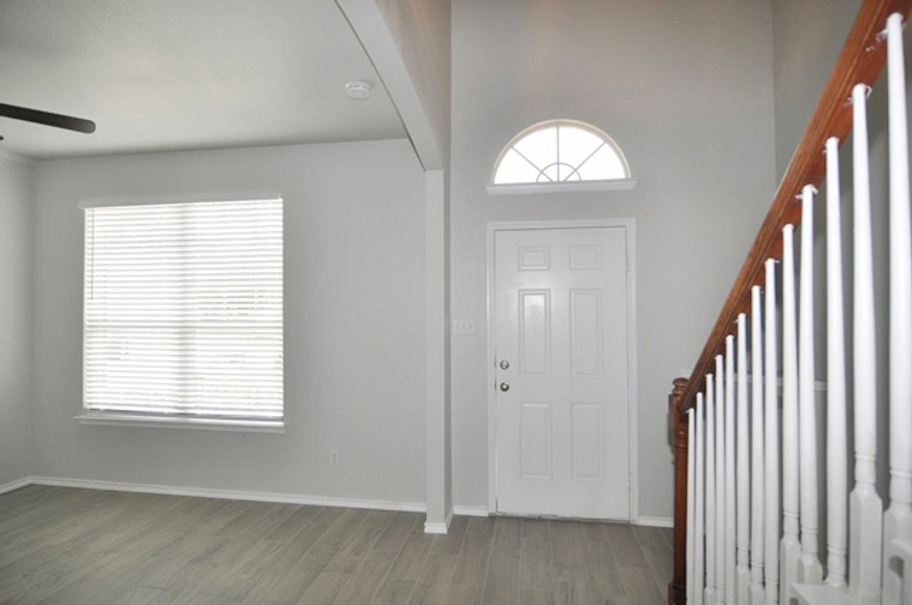 9020 Brook Hill Ln - Photo 3 of 25