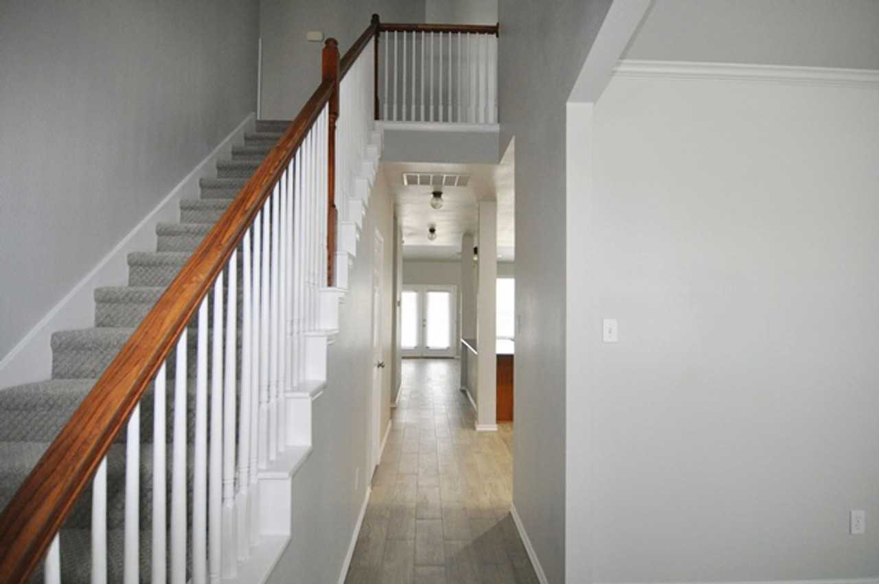 9020 Brook Hill Ln - Photo 5 of 25