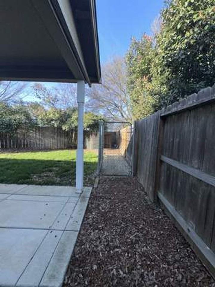 2825 Duell Ave - Photo 2 of 17